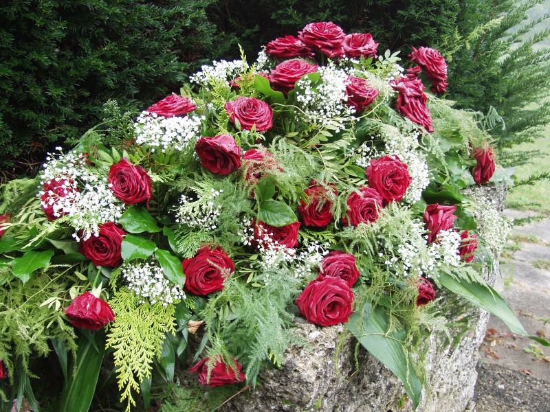 funeraire-LUCERAM-min_roses-61203